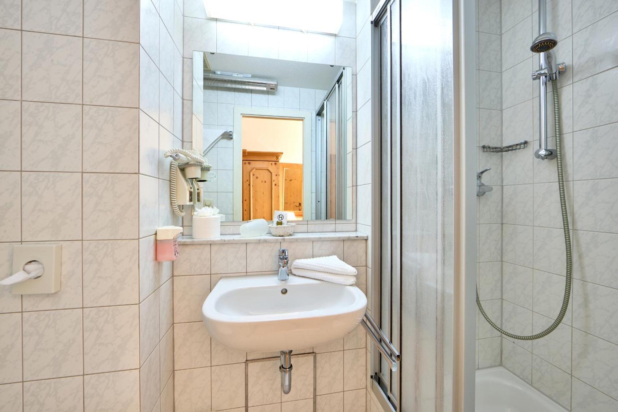 Hotel Drei Mohren Garmisch-Partenkirchen Room photo